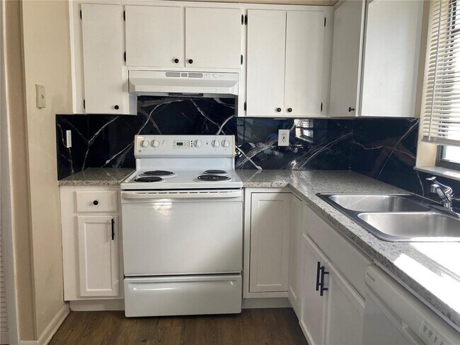 Foto del edificio - 5103 S Clarice Ct