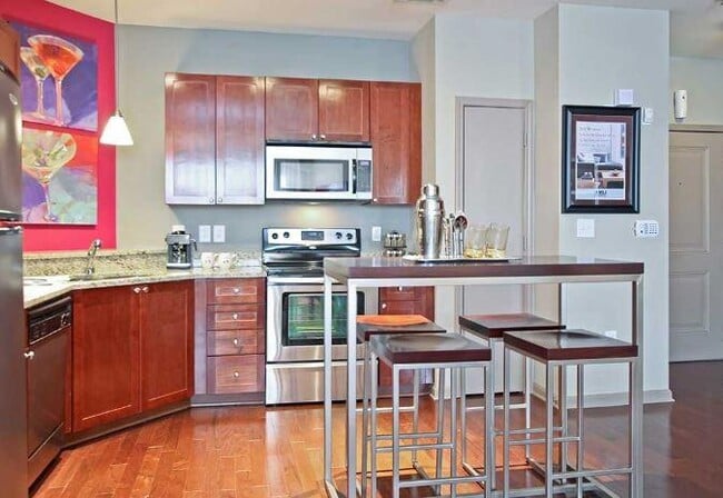 Foto del edificio - 2400 Parkland Dr NE