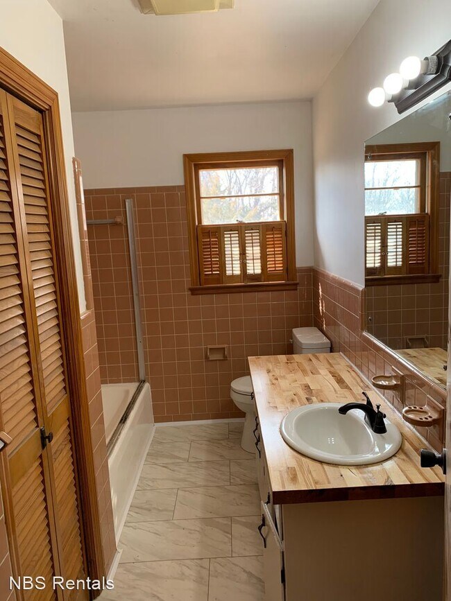 Building Photo - 5 br, 2 bath House - 1610 Melinda Drive