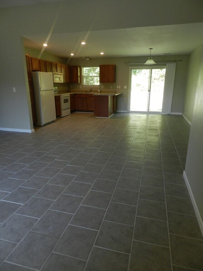 Foto del edificio - Avaliable April 14th