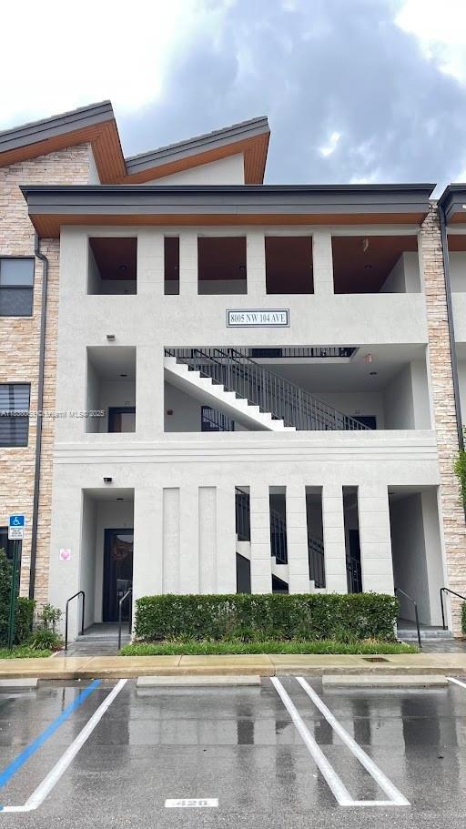 Foto del edificio - 8005 NW 104th Ave