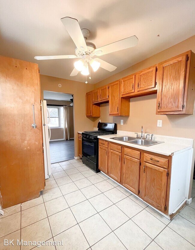 Foto del edificio - 3 br, 1 bath House - 2922 Elk Street