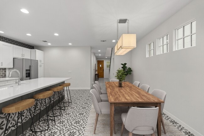 Photo - 350 E Olmos Dr House