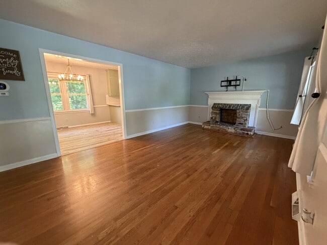 Photo - 1125 Sheffield Dr House