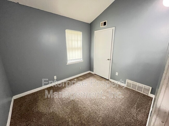 Building Photo - 401 N Manassas St