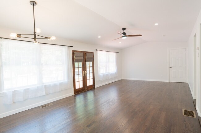 Foto del edificio - 470 Stillson Rd