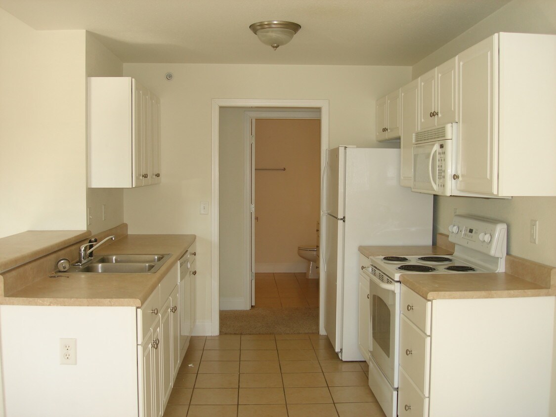 Foto principal - 1200 Black Diamond Dr
