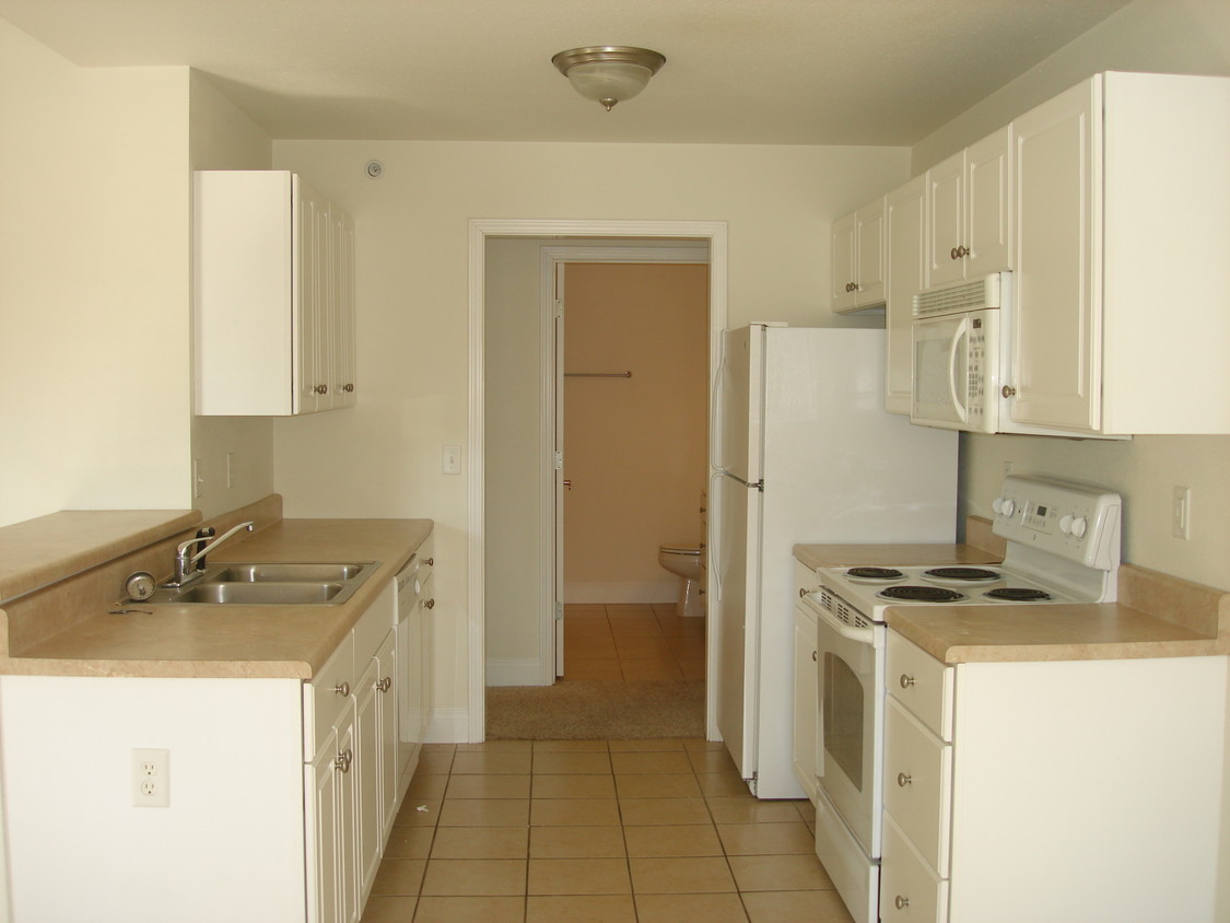 Primary Photo - 1200 Black Diamond Dr