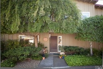 Building Photo - 39 Porto Bello Dr