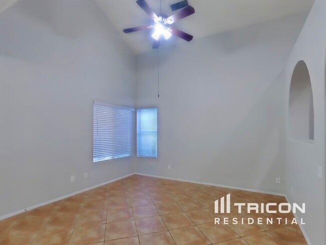 Foto del edificio - 6642 E Northridge St