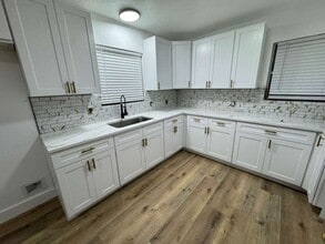 Building Photo - 2705 Tanglewood Ave