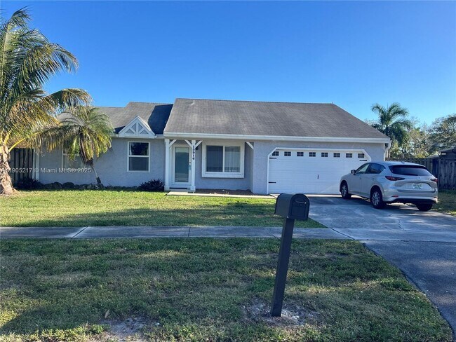 Building Photo - 15916 E Wind Cir