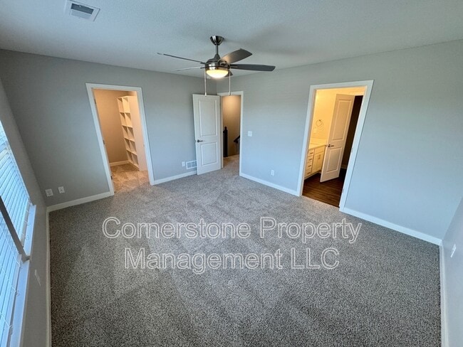 Building Photo - 8419 Valley Spring Dr