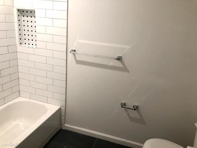 Building Photo - 2809 W Girard Ave