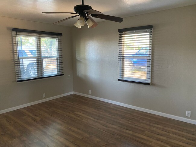 Foto del edificio - Remodeled- Private 2 Bed 1 Bath with Large...