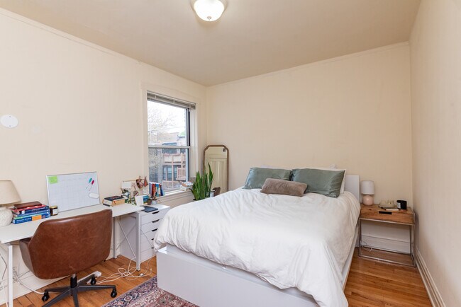 Foto del edificio - 3413 N Elaine Pl