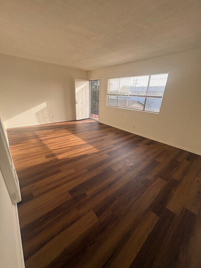 Foto del edificio - 533 Hyde Park Pl