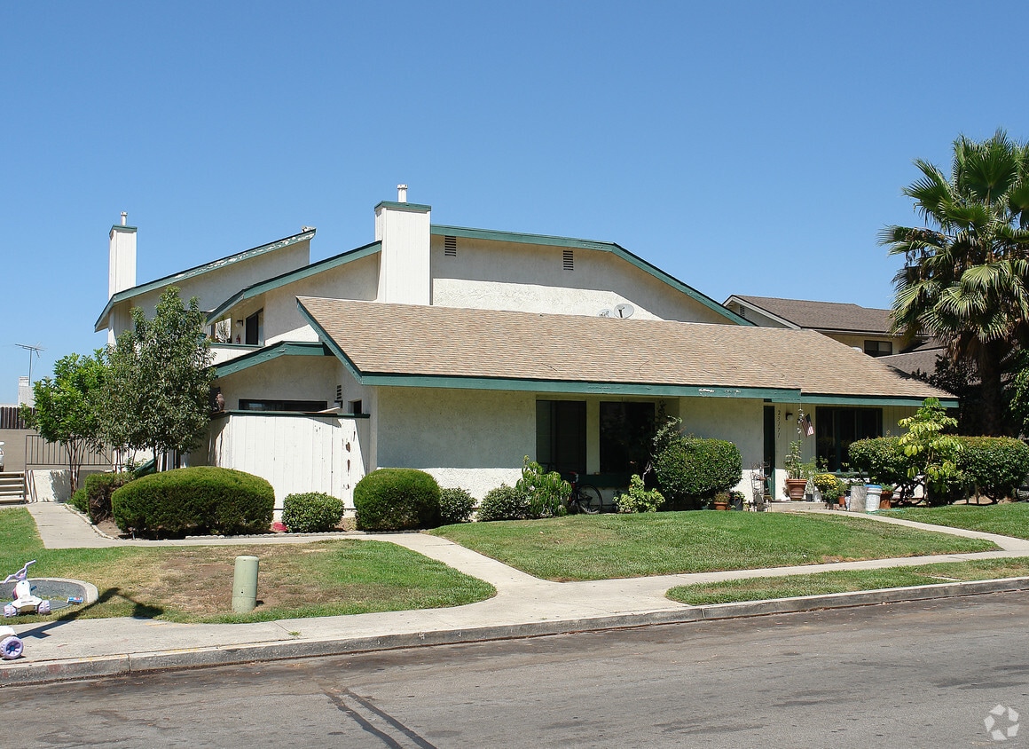 Building Photo - 23171 Saguaro St