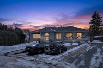 Building Photo - 45 Assiniboine Dr