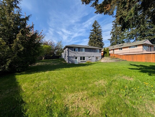 Building Photo - 5bd/2ba Burien Home