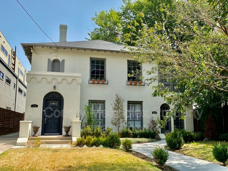 Primary Photo - 4222 N Hall St