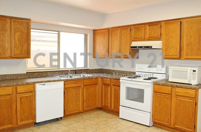 Foto del edificio - Nice 3/2 Nestled on Shaded Lot in Carrollt...