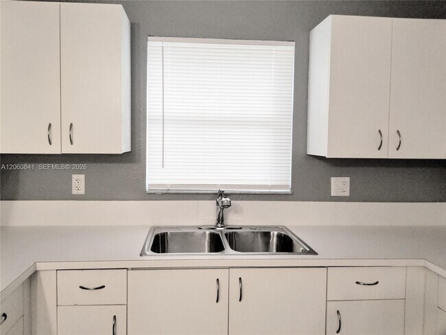 Foto del edificio - 2761 NW 6th St