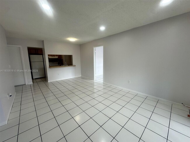 Building Photo - 9808 Hammocks Blvd