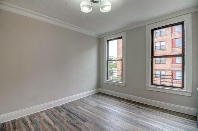 Foto del edificio - 332 Jackson St