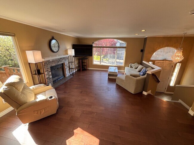 Building Photo - Charming 3BR/3BA House in Auburn