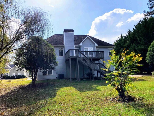 Foto del edificio - 133 Whisperwood Ln
