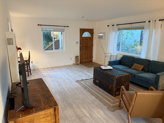 Foto del edificio - 635 Palms Blvd