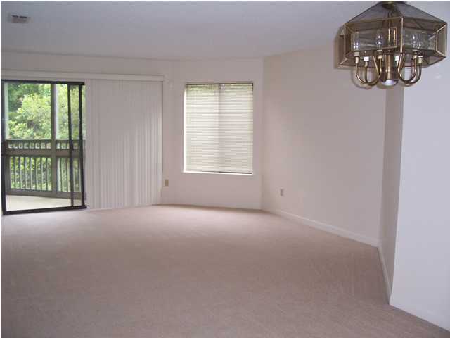 Building Photo - 55 Bay Dr