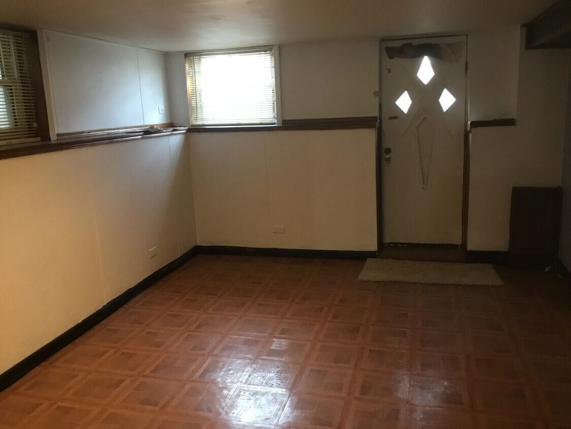 Building Photo - 2711 S Princeton Ave