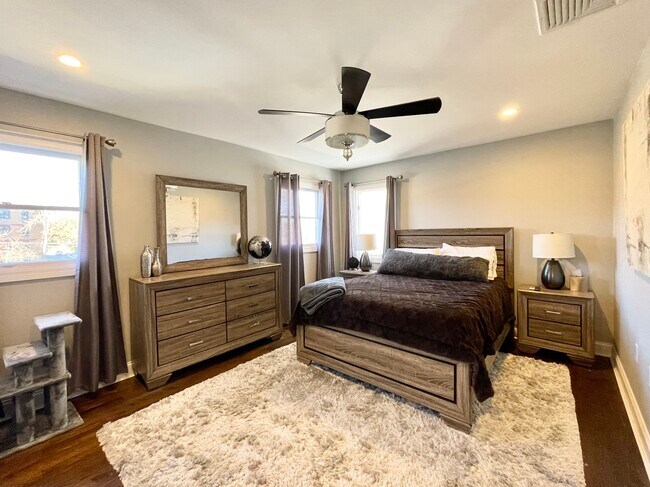 Primary Bedroom - 37 Sade St