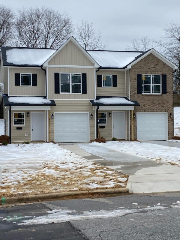 Foto principal - 227 W Murphy St