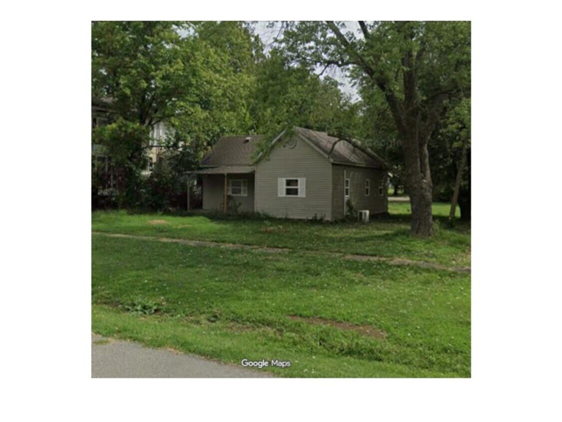 Building Photo - 2 Bedroom Home — Available December 29 in Columbus, KS!