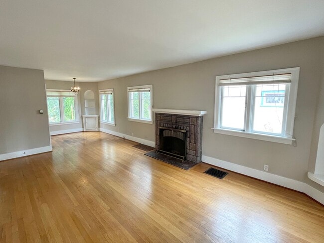 Foto del edificio - 6335 6th Ave NE