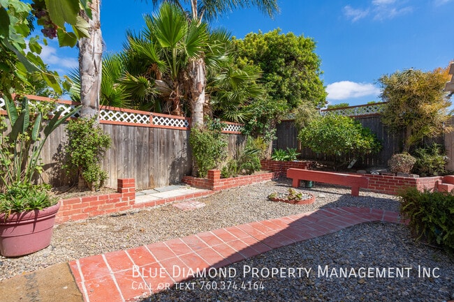 Building Photo - 1441 Peacock Blvd