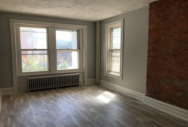 Building Photo - 1339 Mineral Spring Rd