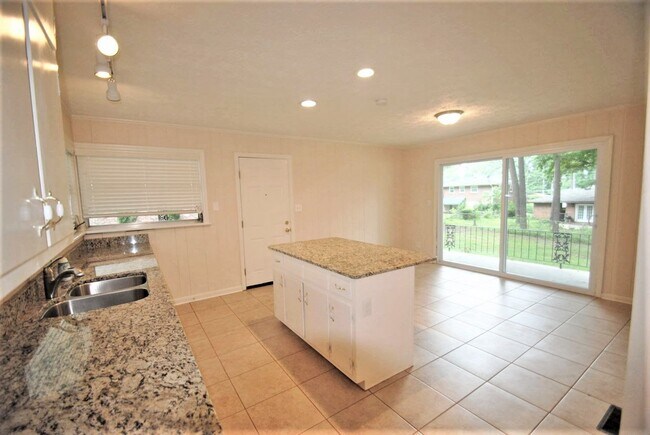 Building Photo - 2349 Ernest Prather Way