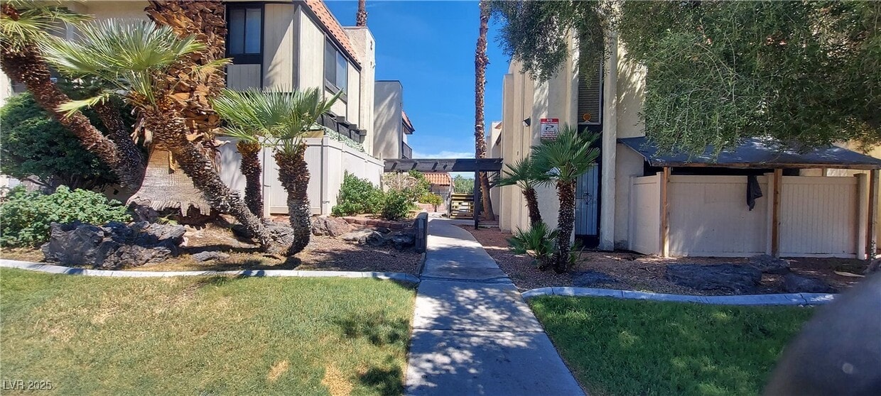 Primary Photo - 1420 E Vegas Valley Dr