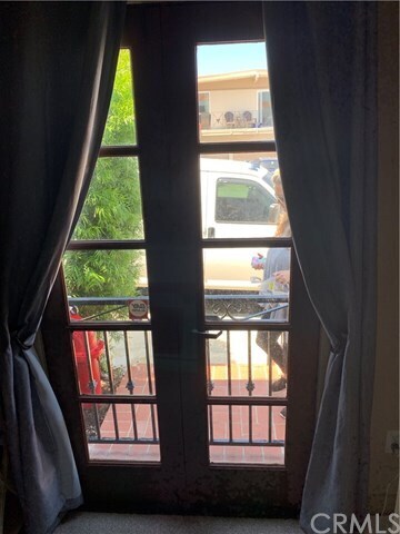 Building Photo - 127 Avenida Serra