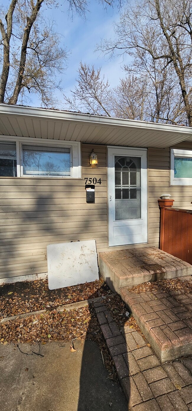 Building Photo - 7504 E 112th St