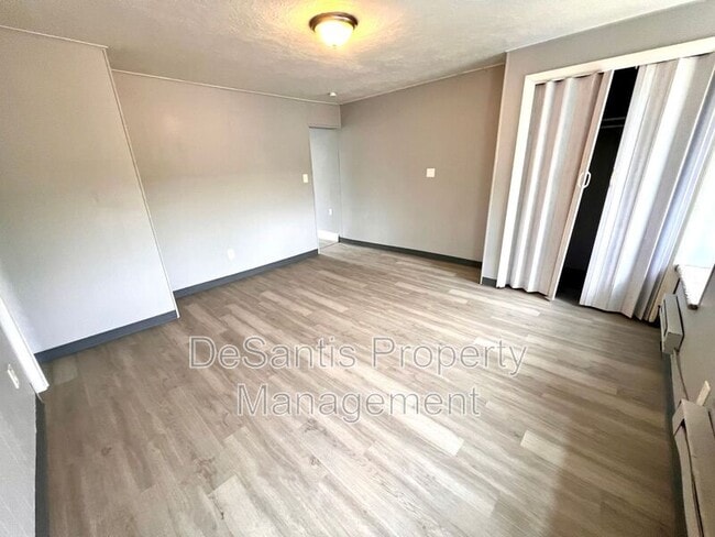 Building Photo - 1141 Brabec St
