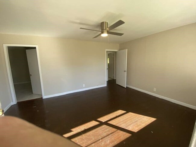 Building Photo - 3029 Nita St