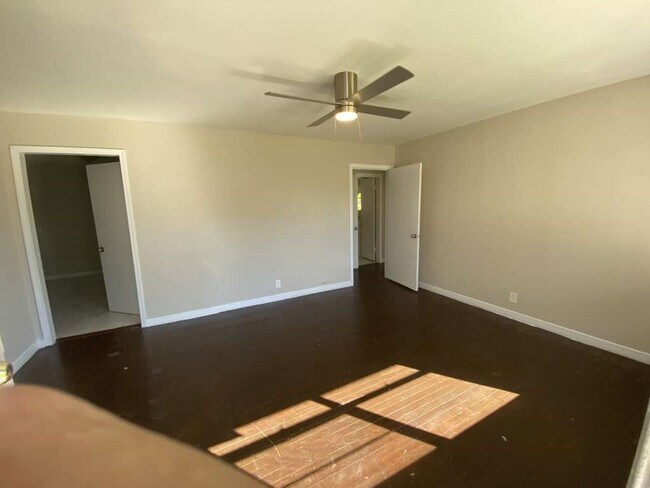 Foto del edificio - 3029 Nita St