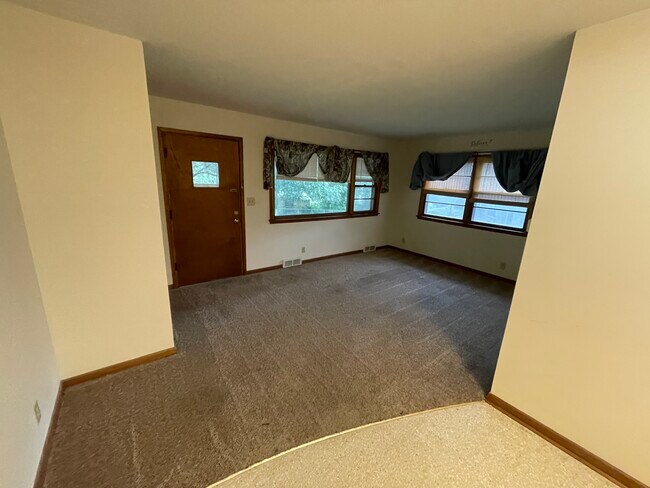 Foto del edificio - 5417 Meredeth St