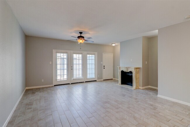 Foto del edificio - 346 Wilcrest Dr