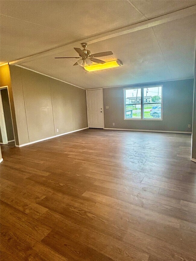 Foto del edificio - 2515 Oyster Creek Bend